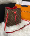 Bolsa LV NéoNoé Monogram - Marrom/Vermelho