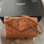 Bolsa Saint Laurent Puffer MM - Caramelo/Dourado