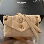 Bolsa Saint Laurent Puffer MM - Nude/Dourado
