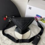 Bolsa Prada Triangular - Preto