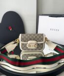 Bolsa Gucci 1955 Horsebit Mini Monogram - Bege/Branco