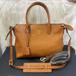 Bolsa Prada Vitello Daino - Caramelo