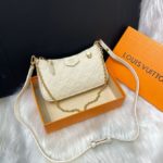 Bolsa Louis Vuitton Easy - Bege