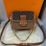 Bolsa Louis Vuitton Dauphine MM - Marrom