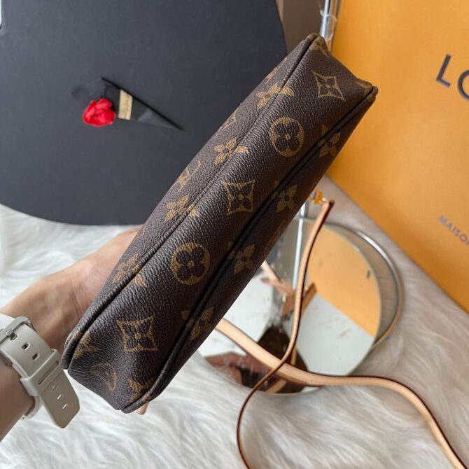 Bolsa Louis Vuitton Pochette Accessoires - Imagem 5