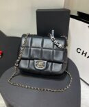 Bolsa Chanel Lambiskim Preto