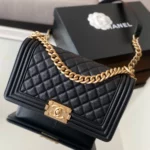 Bolsa Chanel Le Boy Caviar - Preto/Dourado