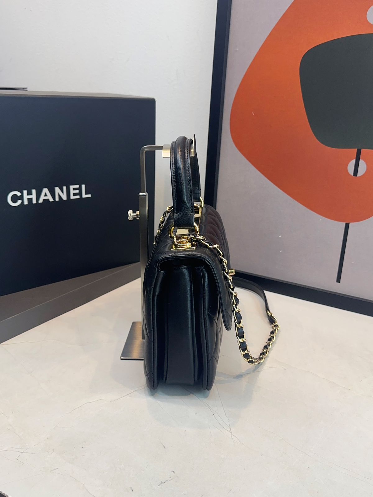 Bolsa Chanel Matelassê com Aba - Imagem 3