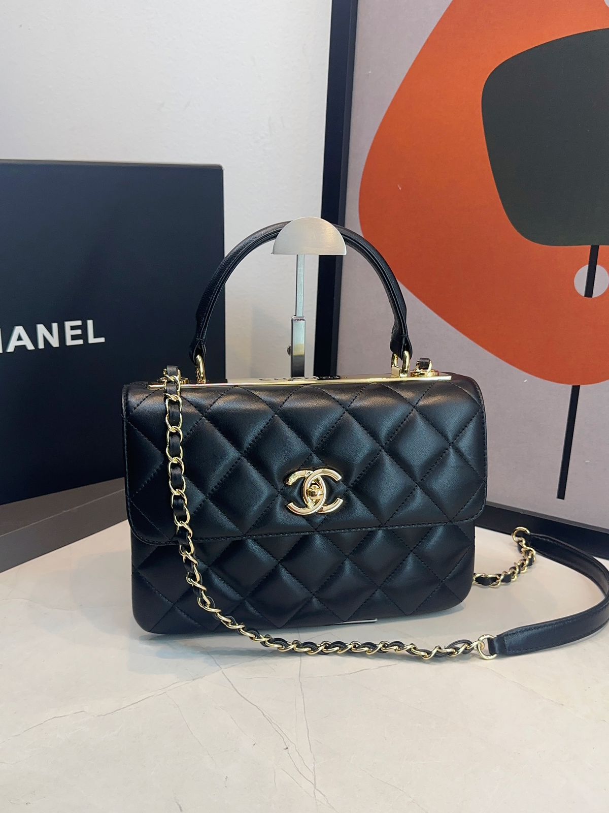 Bolsa Chanel Matelassê com Aba - Imagem 4