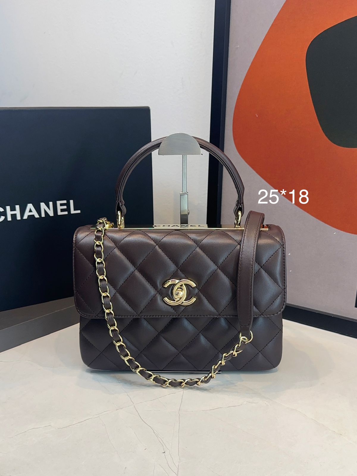 Bolsa Chanel Matelassê com Aba - Imagem 13