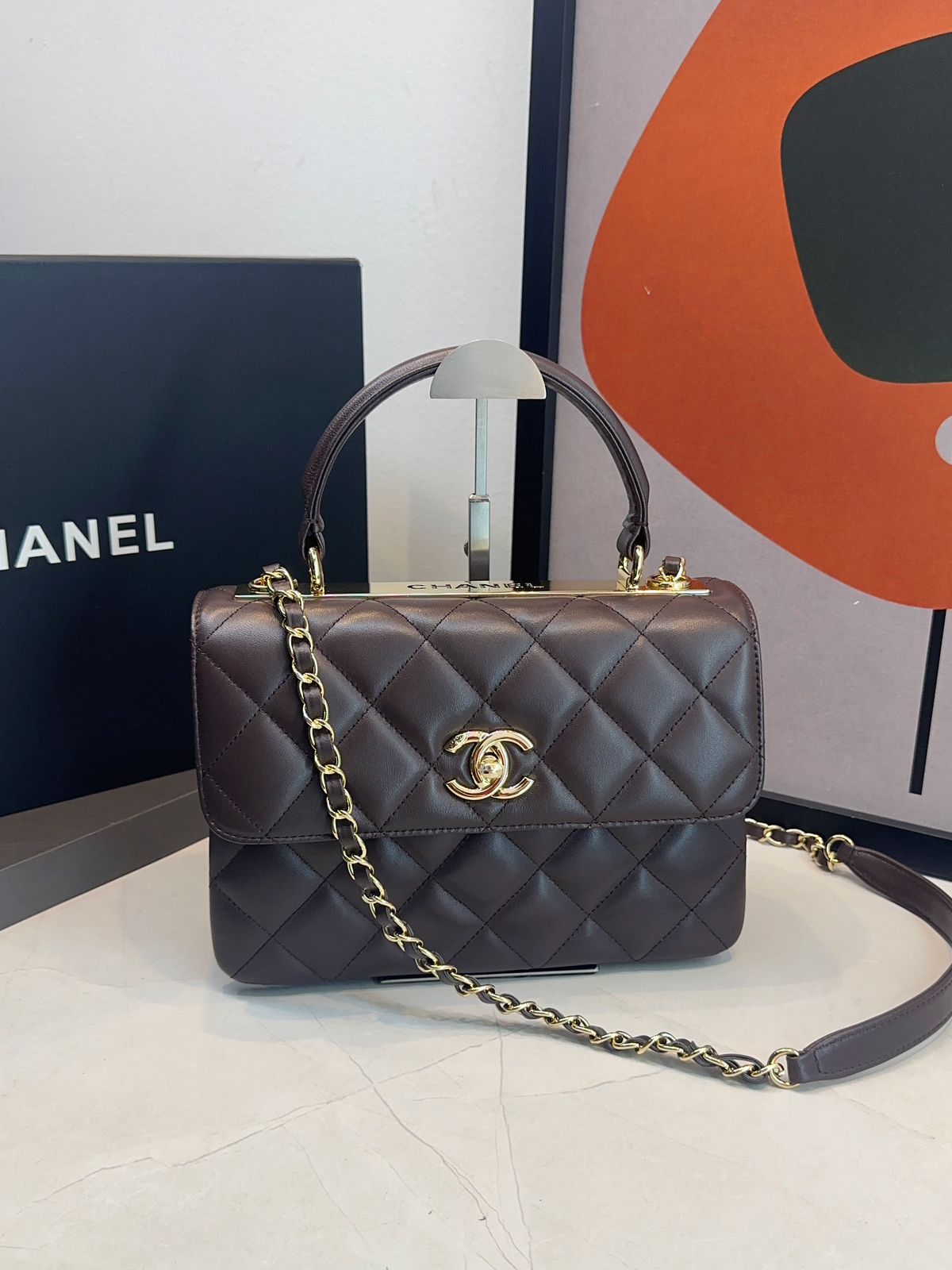 Bolsa Chanel Matelassê com Aba - Imagem 14