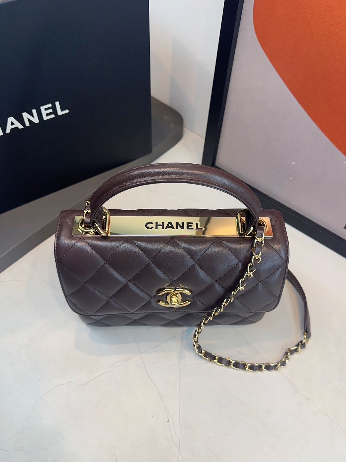 Bolsa Chanel Matelassê com Aba - Imagem 18