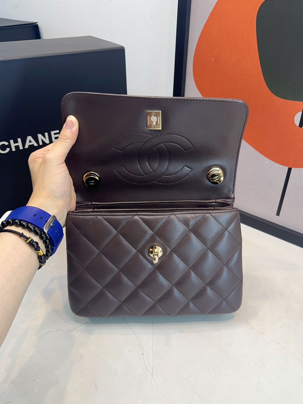 Bolsa Chanel Matelassê com Aba - Imagem 20