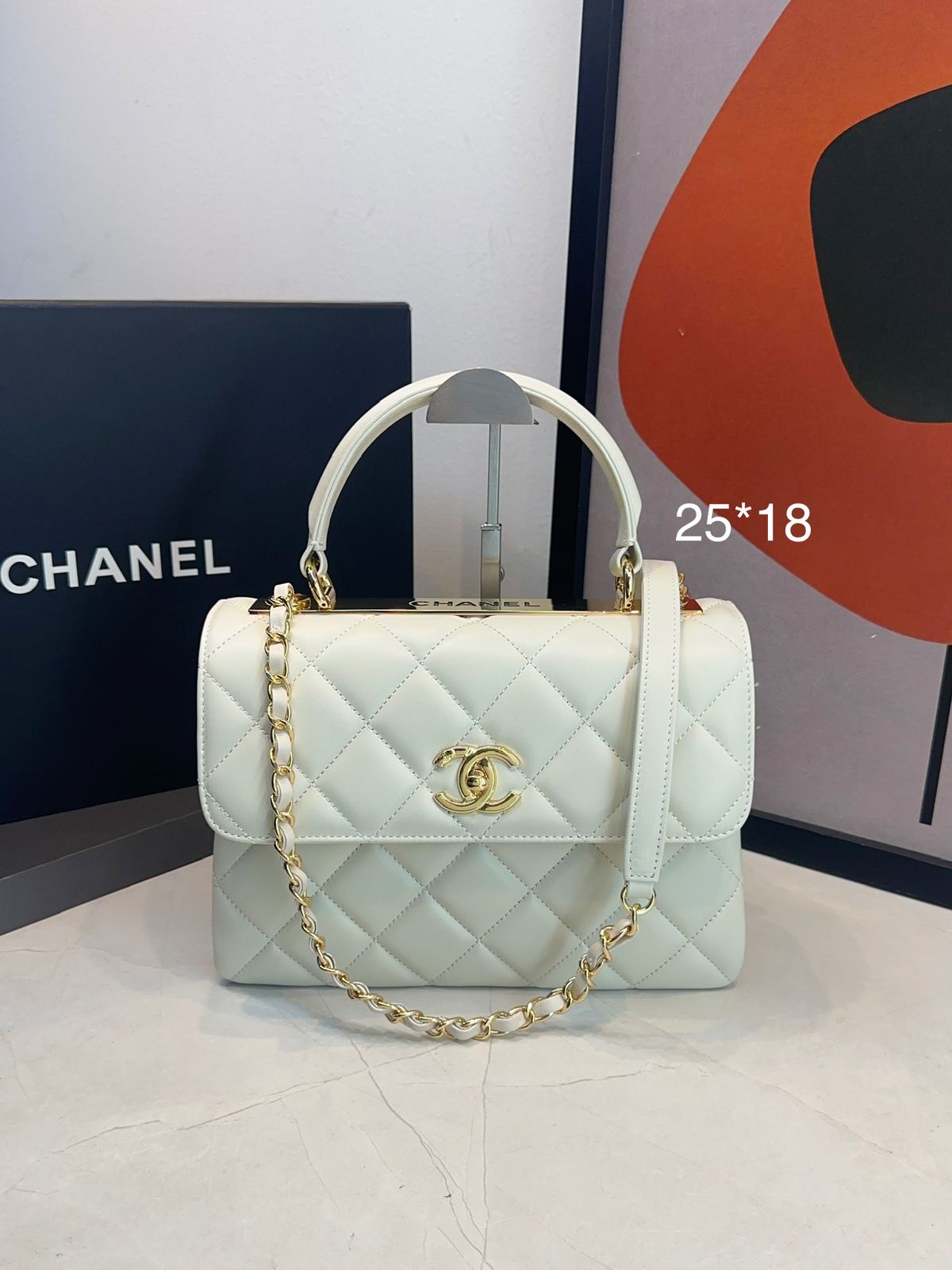 Bolsa Chanel Matelassê com Aba - Imagem 24