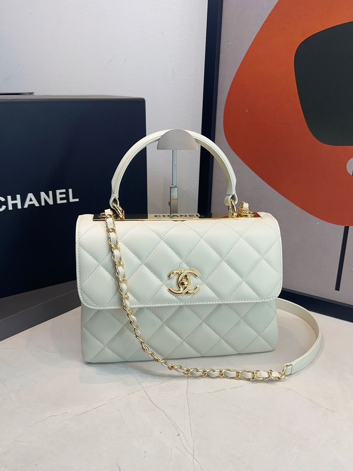 Bolsa Chanel Matelassê com Aba - Imagem 25