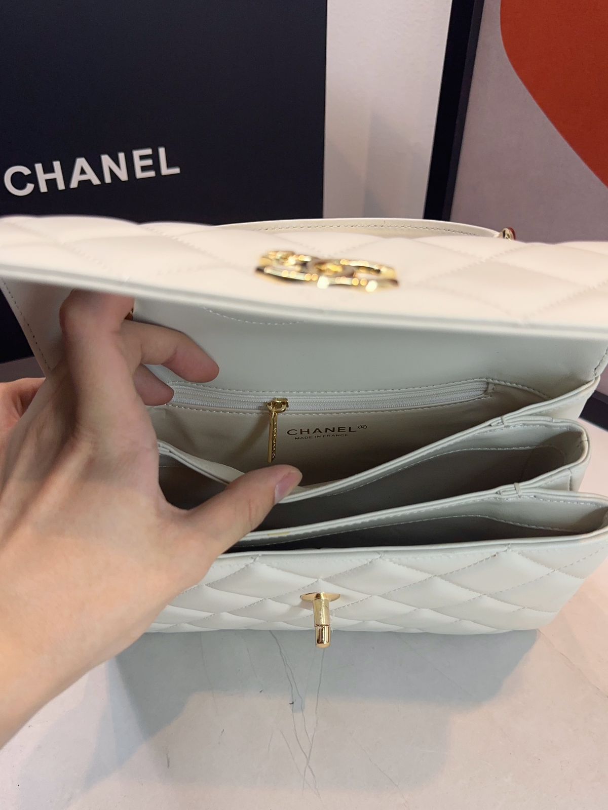 Bolsa Chanel Matelassê com Aba - Imagem 34