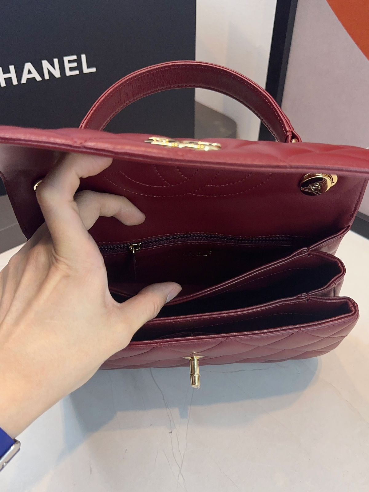 Bolsa Chanel Matelassê com Aba - Imagem 45