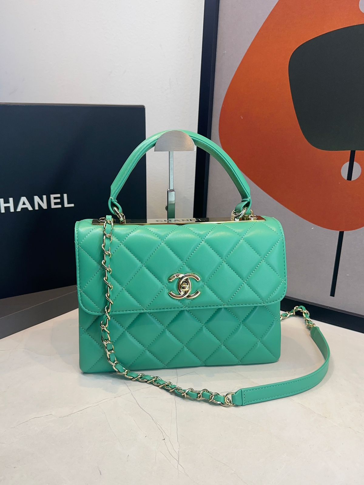 Bolsa Chanel Matelassê com Aba - Imagem 47