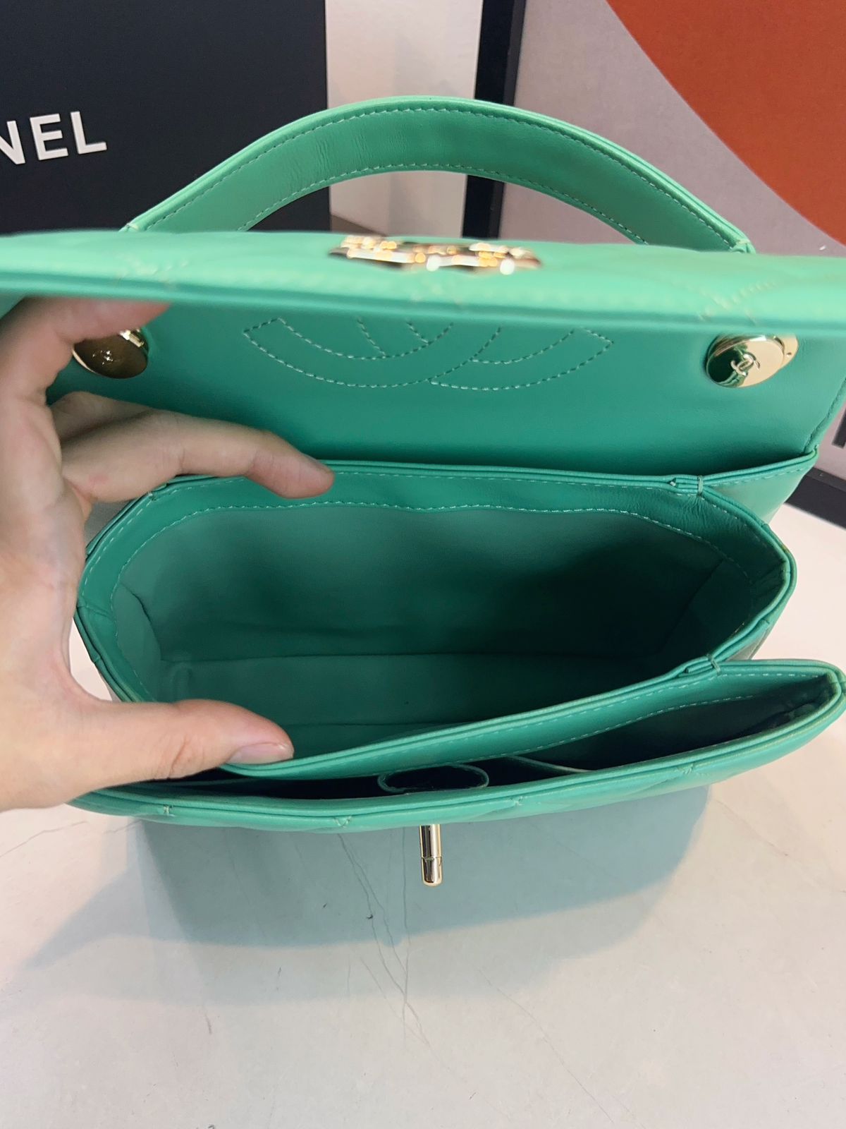 Bolsa Chanel Matelassê com Aba - Imagem 55