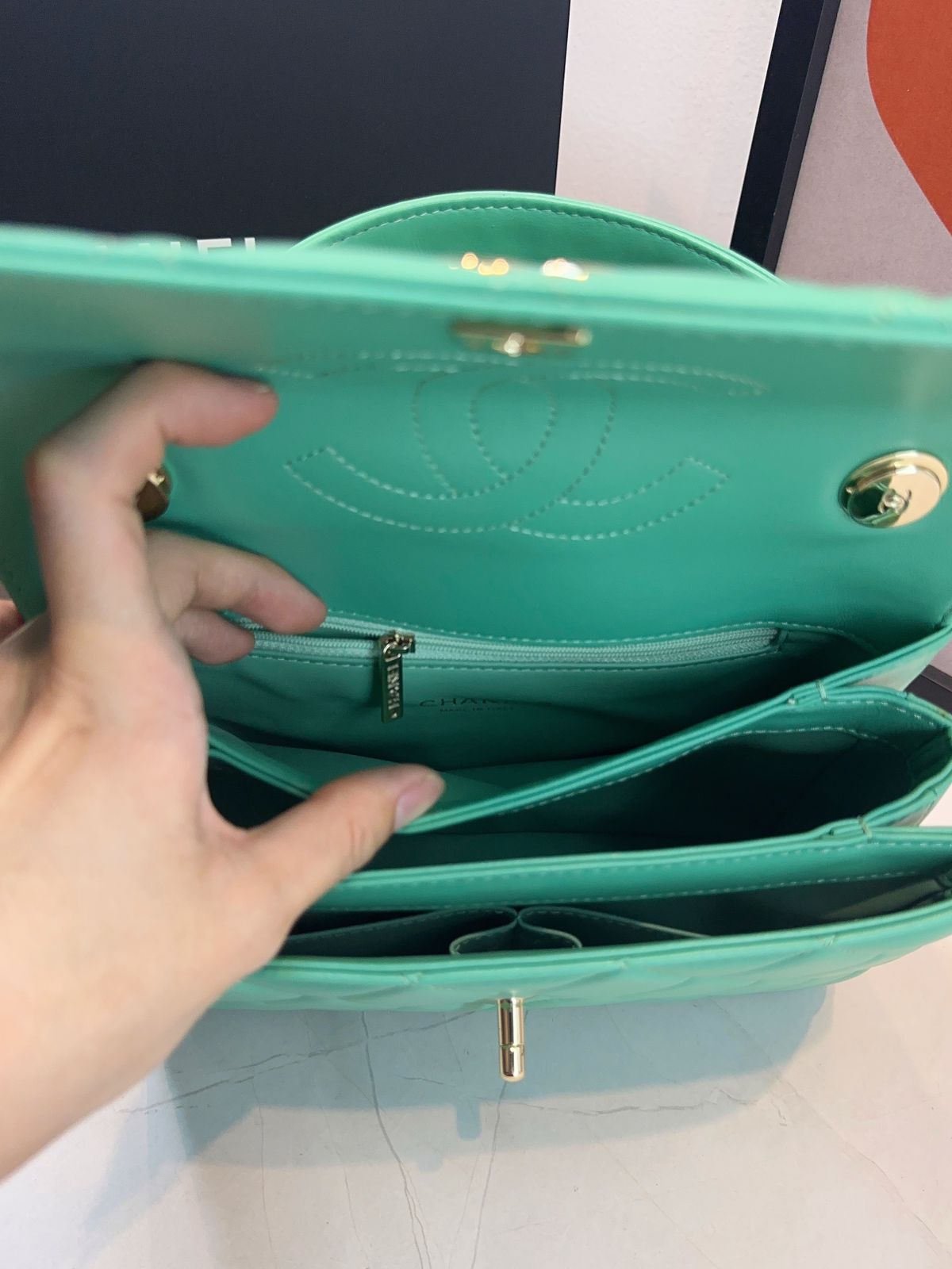 Bolsa Chanel Matelassê com Aba - Imagem 56