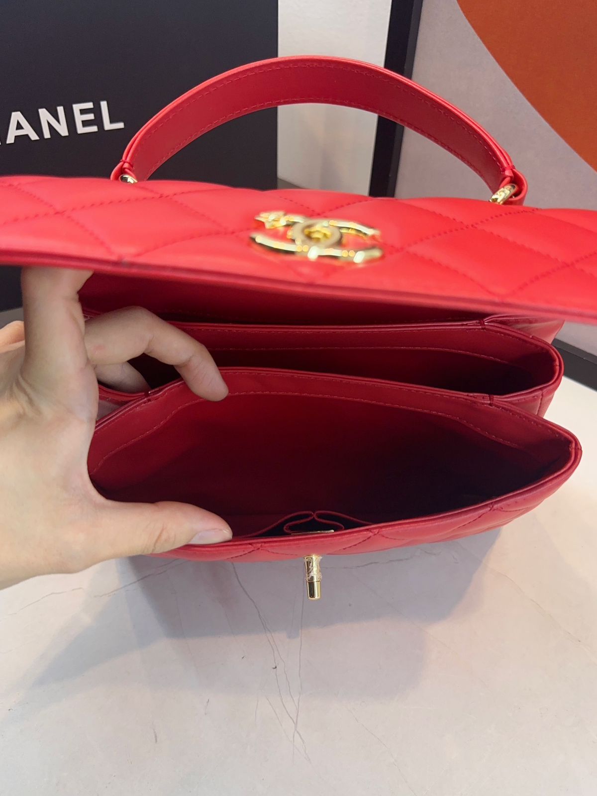 Bolsa Chanel Matelassê com Aba - Imagem 65