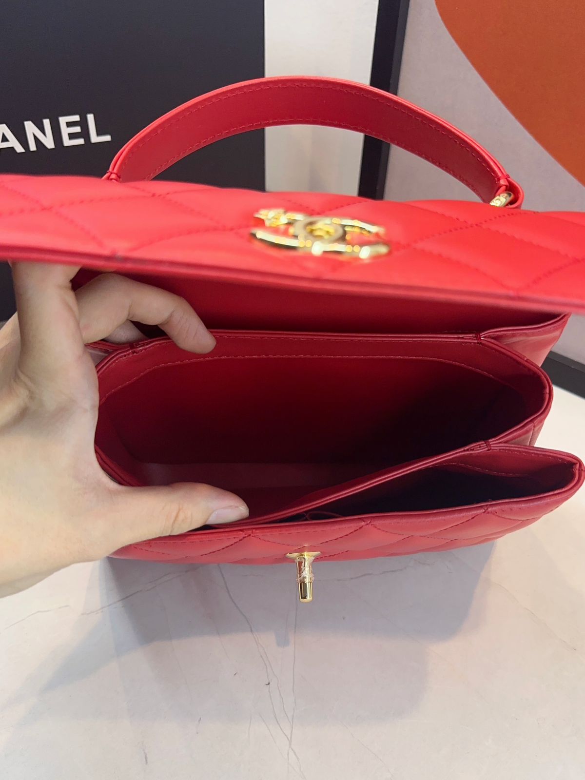 Bolsa Chanel Matelassê com Aba - Imagem 66