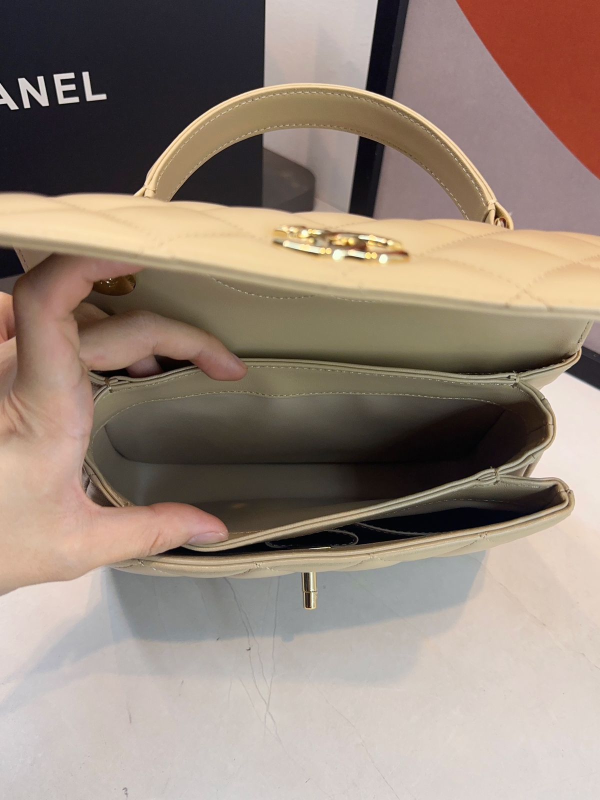 Bolsa Chanel Matelassê com Aba - Imagem 77