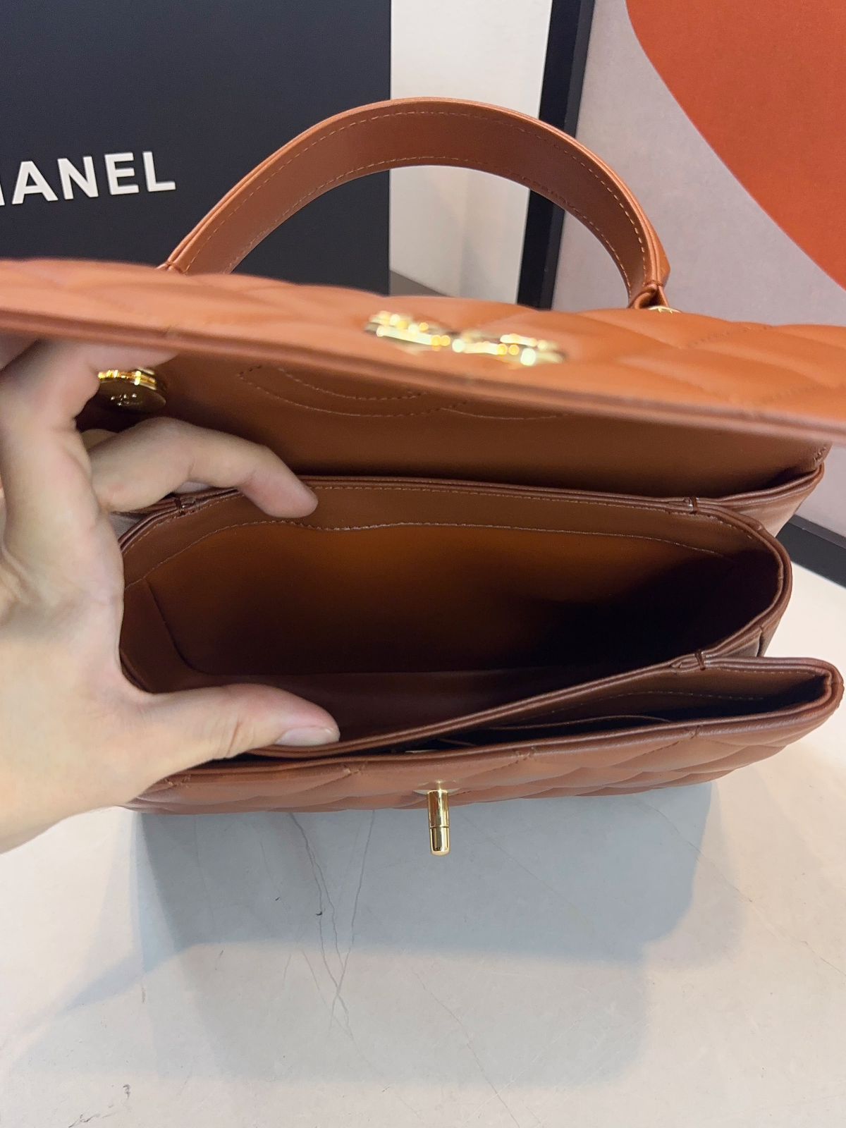 Bolsa Chanel Matelassê com Aba - Imagem 88