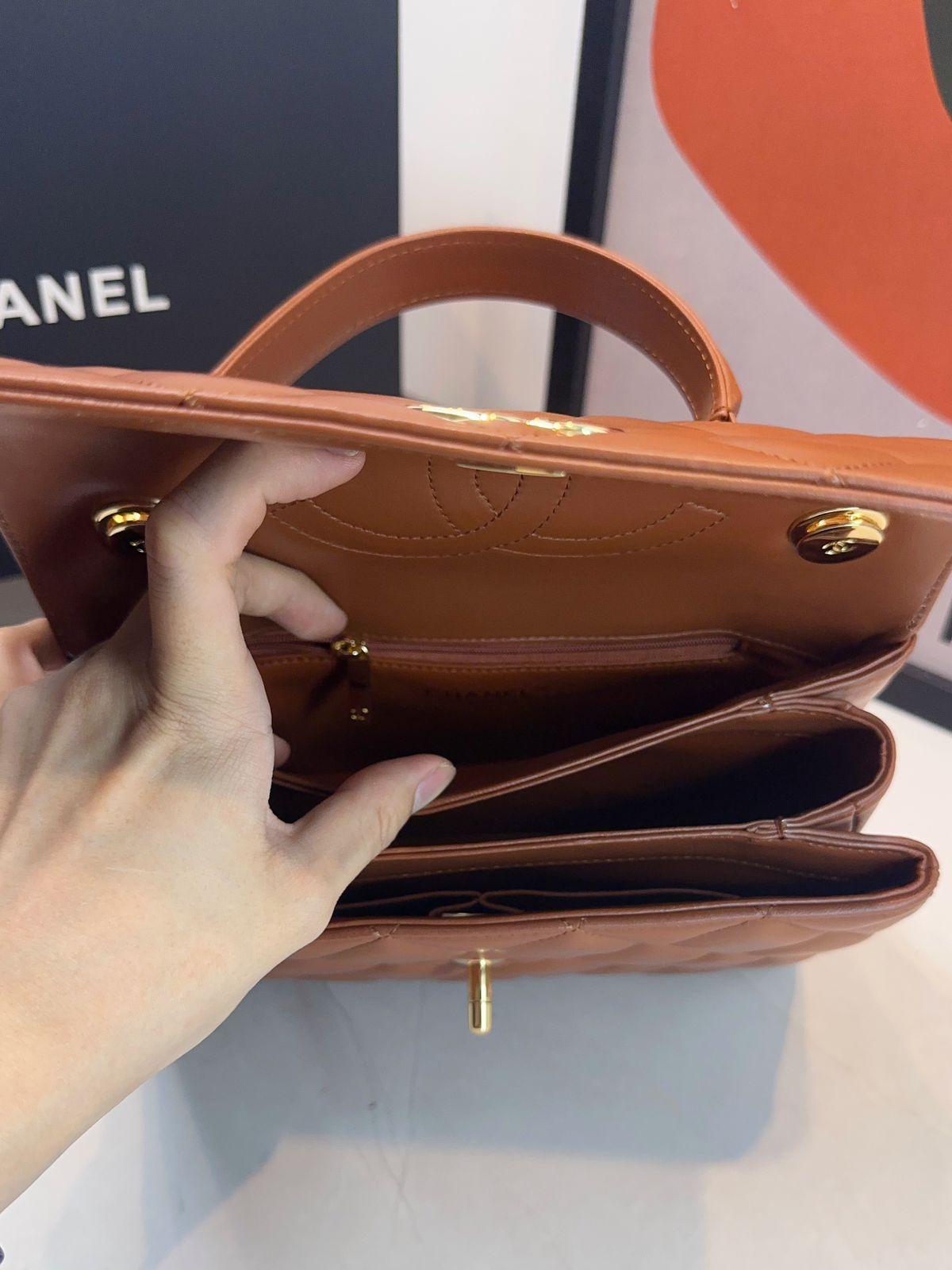 Bolsa Chanel Matelassê com Aba - Imagem 89