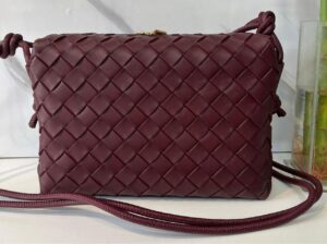 Bolsa Bottega Veneta Intrecciato Loop- Vinho