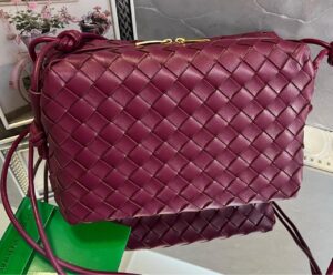 Bolsa Bottega Veneta Intrecciato Loop- Cereja
