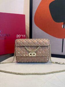 Bolsa Valentino Rockstud Spike -Nude/Dourado