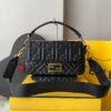 Bolsa Fendi Baguette FF Relevo - Preto