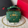 Bolsa Valentino Roman Stud Nappa - Verde/Dourado