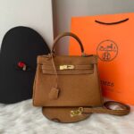 Bolsa Hermes Kelly 28 - Marrom/Dourado