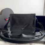Pasta Prada Tiracolo Saffiano Nylon - Preto