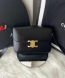 Bolsa Celine Classic Triomphe - Preto/Dorado