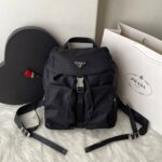 Mochila Prada em Re-Nylon e Couro