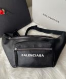 Pochete Balenciaga Everyday - Preto