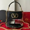 Bolsa Valentino Locò  VLogo em Couro - Preto/Dourado