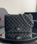 Bolsa Chanel Classic Max Jumbo Caviar - Preto/Prata