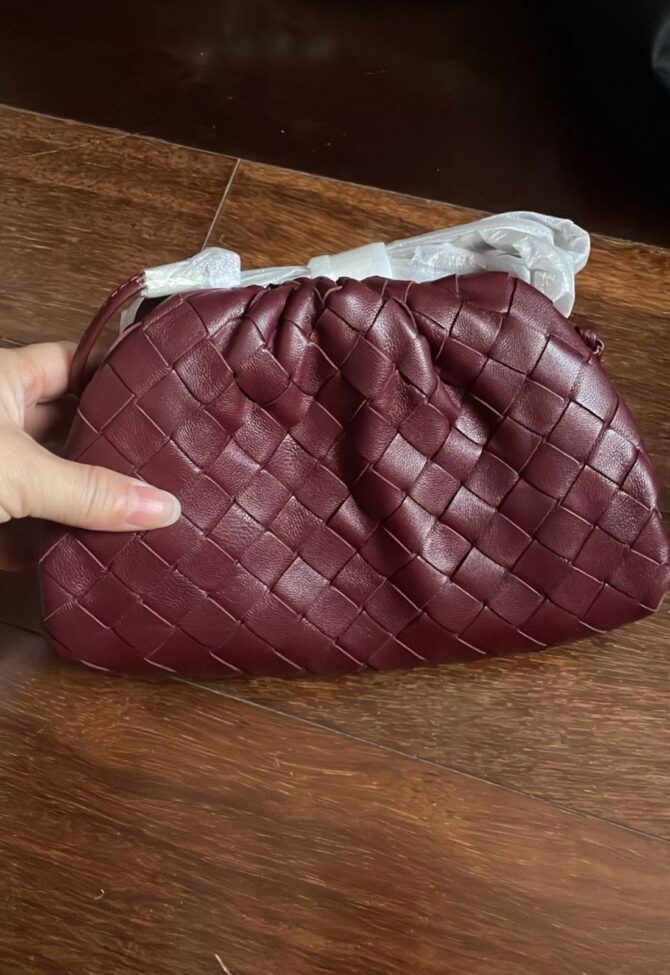 Bolsa Bottega Veneta Intercciato Pouch - Image 16