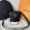 Bolsa Louis Vuitton Pont 9 Soft PM - Preto 