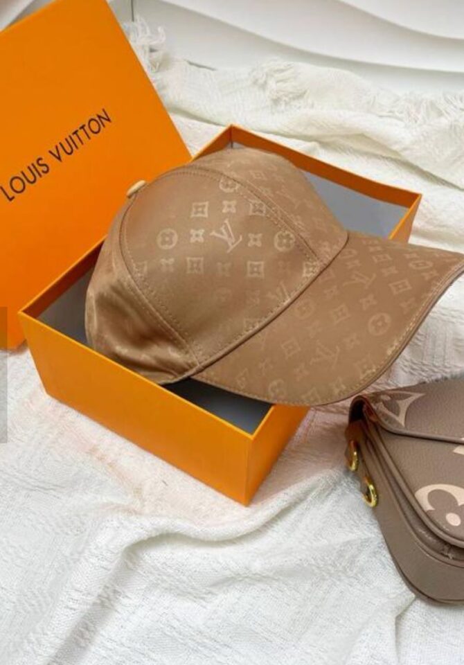 Boné Louis Vuitton Monogram - Imagem 4