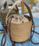 Bolsa Chloé Bucket Woordy de Ráfia - Bege