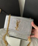 Bolsa YSL Kate Couro Metalizado- Prata/Dourado