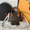 Bolsa Louis Vuitton Opera BB Monogram - Marrom/Creme