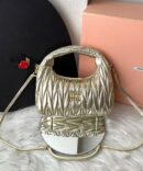 Bolsa Miu Miu Hobo Wander Matelassê Mini - Dourado