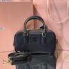 Bolsa Miu Miu Arcadie em Couro - Preto