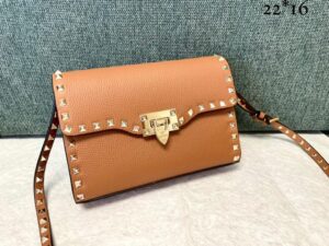 Bolsa Valentino Garavani Rockstud - Marrom